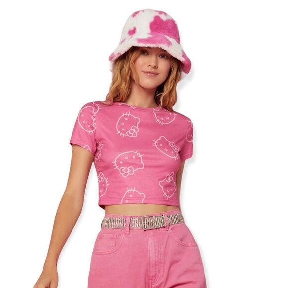 🆕Hello Kitty Pink Short Sleeve Crop Top - Picture 1 of 6